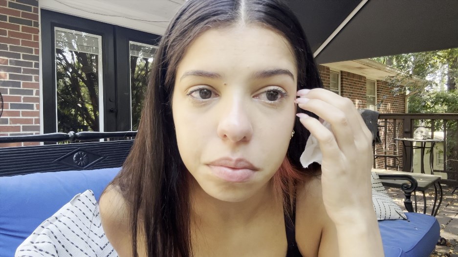 AriaNicoleXXX - Allergy Season Sneezing and Nose Blowing 4K